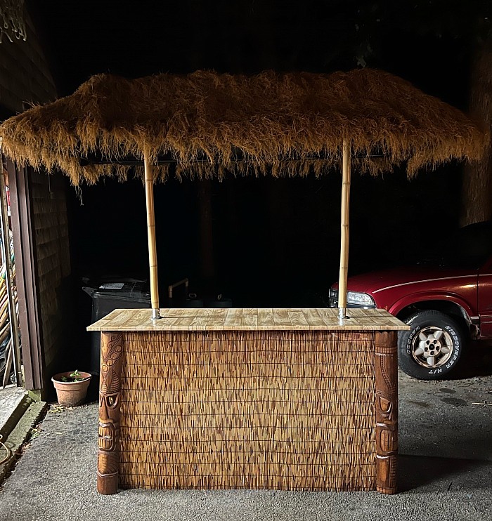 TIKI BAR 1 DAY RENTAL COMES WITH LIGHTS (NO ALCOHOL) $200